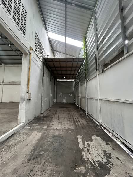 โกดังให้เช่าเพชรเกษม ติดถนนสาย5 ตรงข้ามโรงบาลวิชัยเวชอ้อมน้อย ตกแต่งใหม่ รถคอนเทนเนอร์เข้าออกได้, สมุทรสาคร, อ้อมน้อย, กระทุ่มแบน, สมุทรสาคร, 1,000 ตร.ม., โกดัง-โรงงาน ให้เช่า, โดย เฌอณิษฐา  นิติวัชญ์วาณิช, 500327470 - DDproperty.com