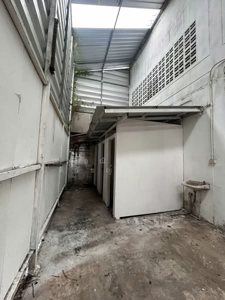 โกดังให้เช่าเพชรเกษม ติดถนนสาย5 ตรงข้ามโรงบาลวิชัยเวชอ้อมน้อย ตกแต่งใหม่ รถคอนเทนเนอร์เข้าออกได้, สมุทรสาคร, อ้อมน้อย, กระทุ่มแบน, สมุทรสาคร, 1,000 ตร.ม., โกดัง-โรงงาน ให้เช่า, โดย เฌอณิษฐา  นิติวัชญ์วาณิช, 500327470 - DDproperty.com
