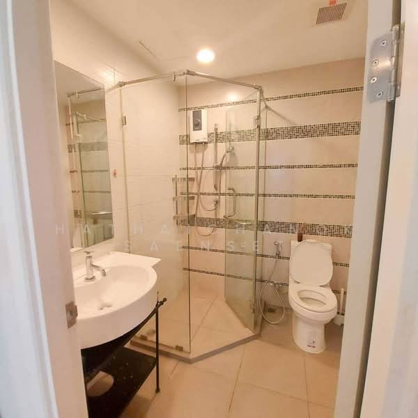 Centric Sathorn-St Louis, Bangkok, Sathorn Nua Road, Yan Nawa, Sathon, Bangkok, 2 Bedrooms, 60 sqm, Condo For Rent, by Hathaichanok Saenset, 500327483 - DDproperty.com