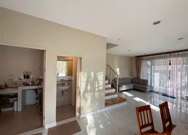 Baan Klang Muang Kaset-Nawamin, Bangkok, Soi Nawamin 70 Yeak 11-2, Khlong Kum, Bueng Kum, Bangkok, 3 Bedrooms, 166 sqm, Townhouse For Rent, by ปรินทร์ญาดา ชิณโชติ, 500327498 - DDproperty.com