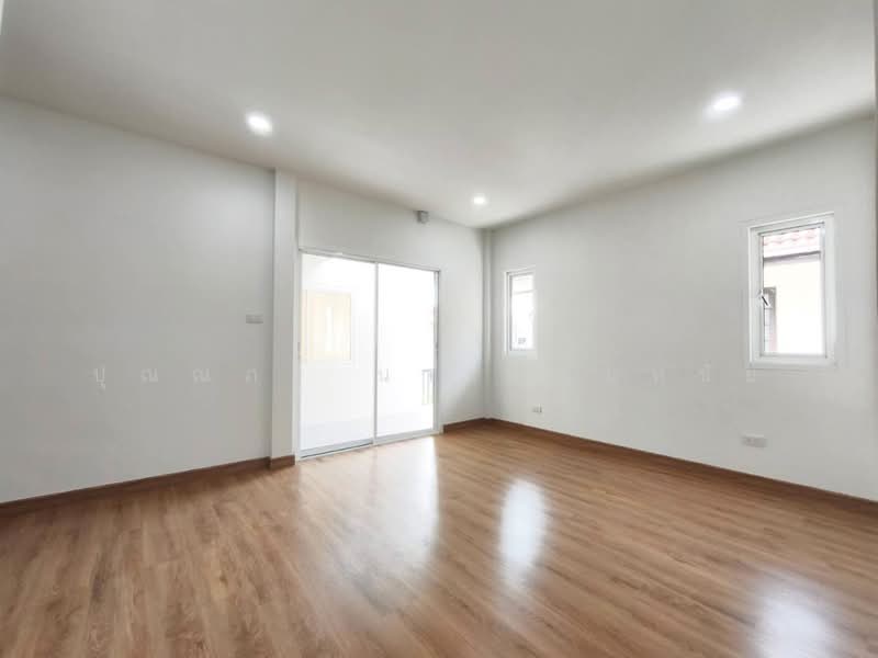 Donmuang Villa 2, Bangkok, Khlong Tanon, Sai Mai, Bangkok, 4 Bedrooms, 220 sqm, Semi-Detached House (Twin House) For Sale, by ปุณณภา นารานนทชัย, 500327559 - DDproperty.com