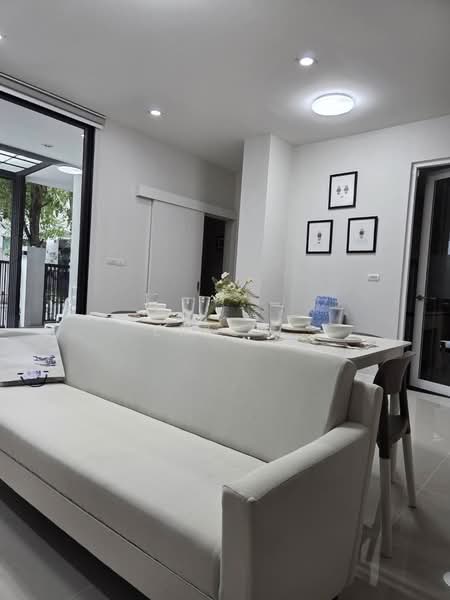 Baan Klang Muang Classe Ekkamai-Ramintra, Bangkok, Sukhonthasawat Road, Lat Phrao, Bangkok, 6 Bedrooms, 320 sqm, Single Detached House For Rent, by Eric ., 500327627 - DDproperty.com