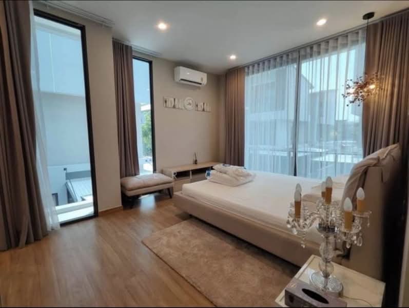 Baan Klang Muang Classe Ekkamai-Ramintra, Bangkok, Sukhonthasawat Road, Lat Phrao, Bangkok, 6 Bedrooms, 320 sqm, Single Detached House For Rent, by Eric ., 500327627 - DDproperty.com