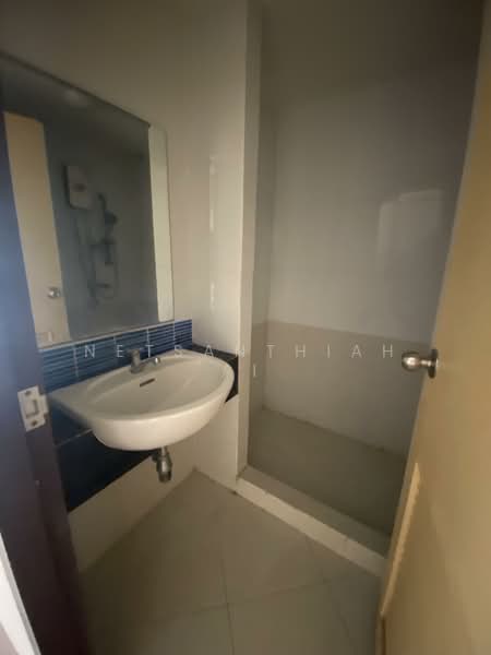 B Condo, Samut Prakan, Bangna-Trad Road Km.5, Bang Kaeo, Bang Plee, Samut Prakan, Studio, 30 sqm, Condo For Sale, by Netsanthiah Ai, 500327635 - DDproperty.com