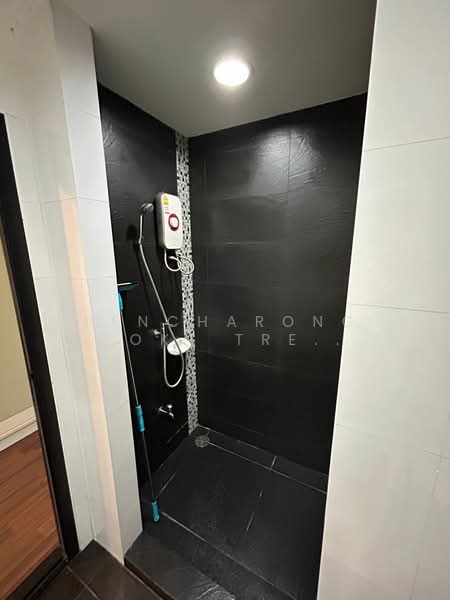 D65 Condominium, Bangkok, 396 Soi Sukhumvit 65 Sukhumvit Road, Phra Kanong Nua, Watthana, Bangkok, 2 Bedrooms, 70 sqm, Condo For Rent, by Bencharong (Yok) Treerat-a-na-wat, 500327806 - DDproperty.com