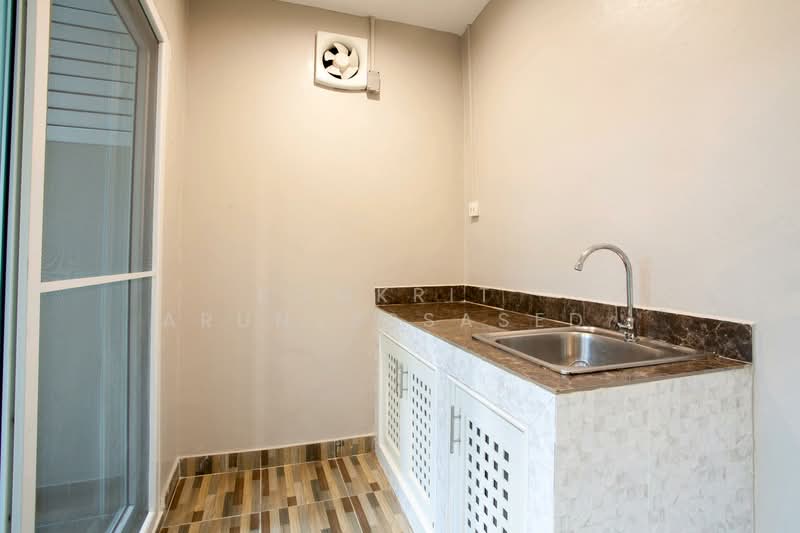 Merit Place Ladprao 87, Bangkok, Soi Ladprao 87, Wang Thonglang, Bangkok, 3 Bedrooms, 96 sqm, Townhouse For Rent, by Komkrit Arunvessased , 500328136 - DDproperty.com