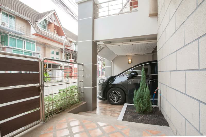 Merit Place Ladprao 87 : ทาวน์โฮม เมอริท เพลส ลาดพร้าว 87, กรุงเทพ, ซอย ลาดพร้าว 87, วังทองหลาง, กรุงเทพ, 96 ตร.ม., ทาวน์เฮ้าส์ ให้เช่า, โดย Komkrit Arunvessased , 500328136 - DDproperty.com