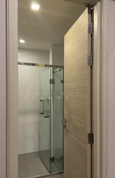 The Room Sathorn, Bangkok, 78 Pan Road, Silom, Bang Rak, Bangkok, 1 Bedroom, 46 sqm, Condo For Rent, by Komkrit Arunvessased , 500328200 - DDproperty.com