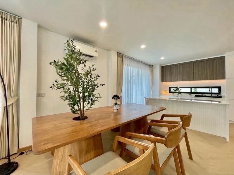 3-BR House, Bangkok, Nong Bon, Prawet, Bangkok, 3 Bedrooms, 300 sqm, Single Detached House For Sale, by Ramita Theptham, 500328201 - DDproperty.com