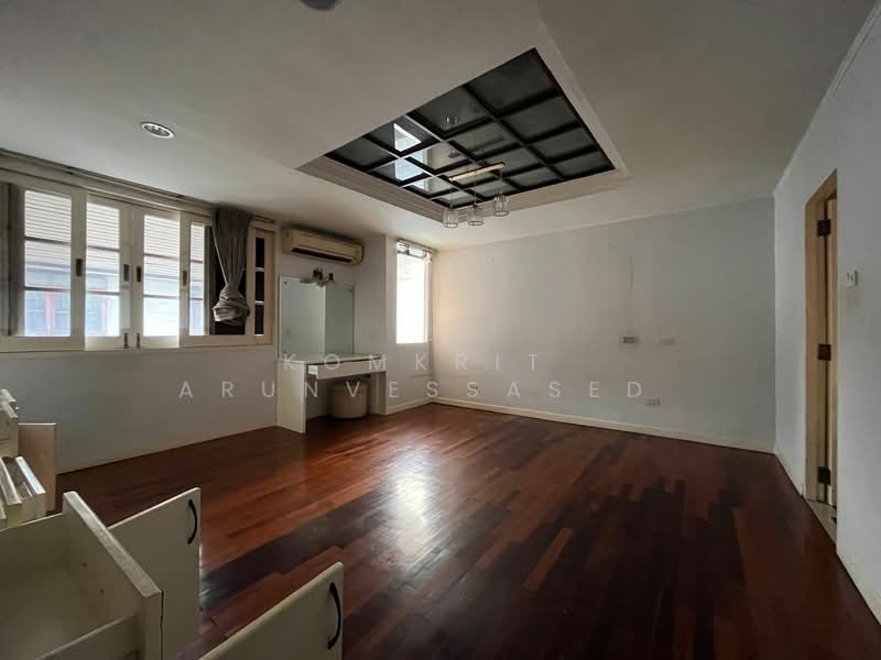 4-BR House, Bangkok, Suan Luang, Bangkok, 4 Bedrooms, 550 sqm, Single Detached House For Rent, by Komkrit Arunvessased , 500328217 - DDproperty.com