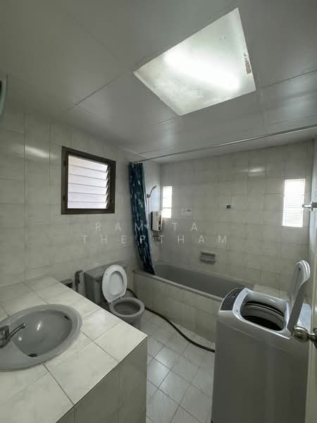 S.P. Mansion, Bangkok, Rama 9 Soi 17, Bang Kapi, Huai Khwang, Bangkok, 1 Bedroom, 60 sqm, Apartment For Rent, by Ramita Theptham, 500328259 - DDproperty.com