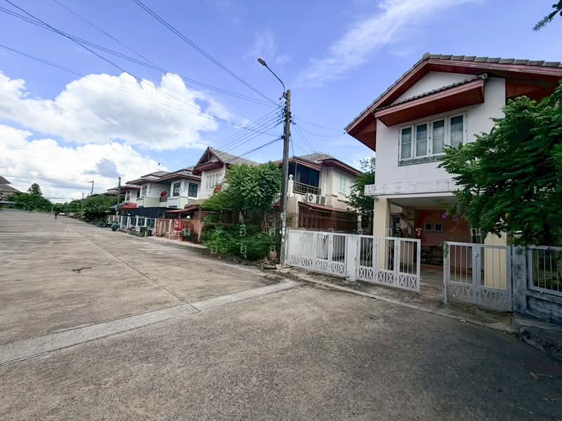 หมู่บ้านวรารักษ์ รามอินทรา ซอยเลียบคลองสอง 27 ถนนรามอินทรา แขวงสามวาตะวันตก เขตคลองสามวา กรุงเทพมหาน, Bangkok, Sam Wa Tawan Tok, Khlong Sam Wa, Bangkok, 3 Bedrooms, 290 sqm, Single Detached House For Sale, by ภัทรนัน อิศรางกูร ณ อยุธยา, 500328261 - DDproperty.com