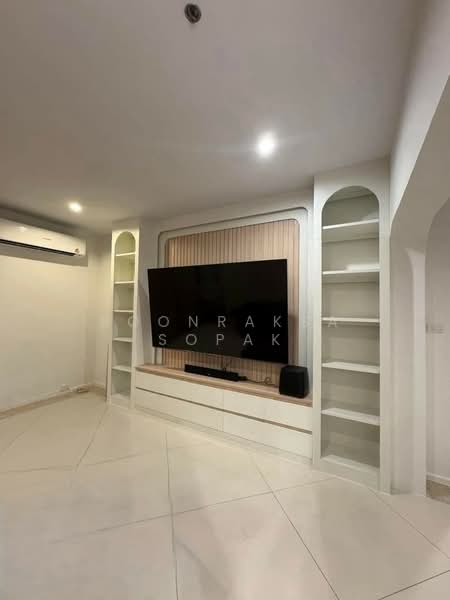 The Empire Place, Bangkok, 88 Narathiwatratchanakharin Road, Thung Maha Mek, Sathon, Bangkok, 2 Bedrooms, 97 sqm, Condo For Rent, by Boonraksa Sopak, 500328267 - DDproperty.com