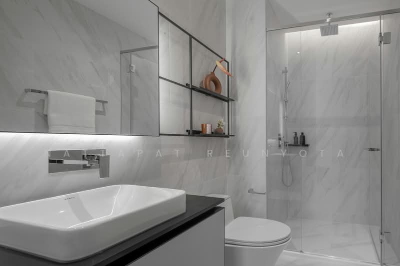 The Room Sukhumvit 38, Bangkok, Soi Sukhumvit 38, Phra Kanong, Khlong Toei, Bangkok, 2 Bedrooms, 91 sqm, Condo For Sale, by Nattapat Reunyota, 500328289 - DDproperty.com