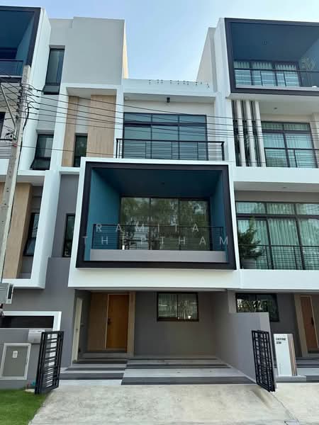 3-BR Townhouse, Bangkok, Lat Phrao, Bangkok, 3 Bedrooms, 263 sqm, Townhouse For Rent, by Ramita Theptham, 500328350 - DDproperty.com