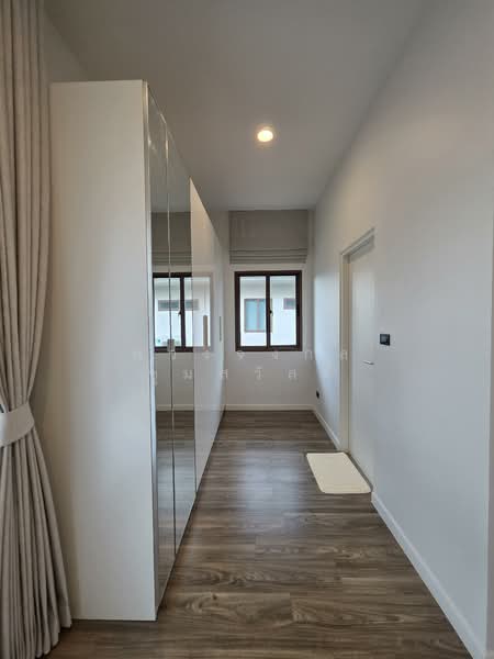 Burasiri Krungthep Kreetha, Bangkok, 95 Soi Pracha Ruam Chai, Hua Mak, Bang Kapi, Bangkok, 4 Bedrooms, 196 sqm, Single Detached House For Rent, by ดวงจงกล ชุ่มสวัสดิ์, 500328370 - DDproperty.com