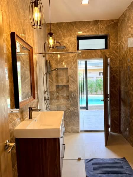 3-BR Villa, Prachuap Khiri Khan, Pak Nam Pran, Pran Buri, Prachuap Khiri Khan, 3 Bedrooms, 237 sqm, Villa For Sale, by Pavadee Boonyarith, 500328372 - DDproperty.com