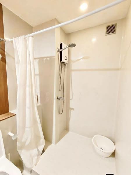 Blossom Condo @ Sathorn-Charoenrat, Bangkok, Charoen Rat Road, Thung Wat Don, Sathon, Bangkok, 2 Bedrooms, 62 sqm, Condo For Rent, by Boonraksa Sopak, 500328410 - DDproperty.com