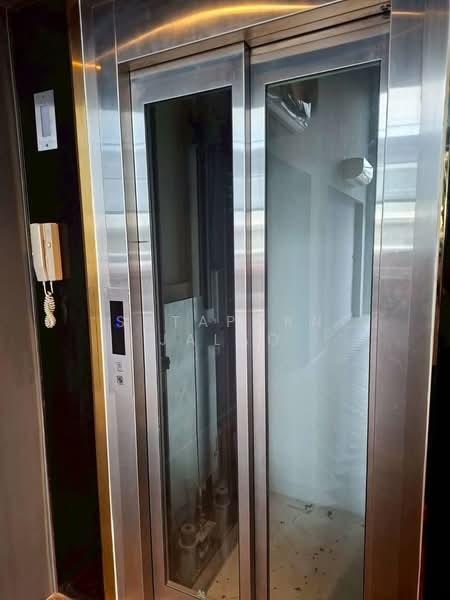 4-BR Townhouse, Bangkok, Praborommaharatchawang, Phra Nakhon, Bangkok, 4 Bedrooms, 250 sqm, Townhouse For Rent, by Sataporn Jalao, 500328414 - DDproperty.com