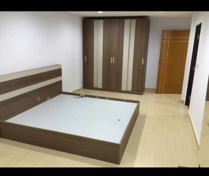 ทาวน์เฮ้าส์ 4-ห้องนอน, กรุงเทพ, คลองตัน, คลองเตย, กรุงเทพ, 240 ตร.ม., ทาวน์เฮ้าส์ ให้เช่า, โดย Sataporn Jalao, 500328443 - DDproperty.com
