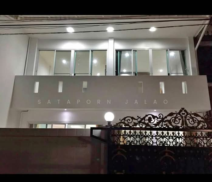 4-BR Townhouse, Bangkok, Khong Tan, Khlong Toei, Bangkok, 4 Bedrooms, 240 sqm, Townhouse For Rent, by Sataporn Jalao, 500328443 - DDproperty.com