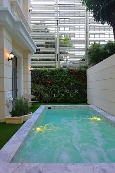 The Boulevard Ekkamai, Bangkok, 98 Soi Prasertdee, Khlong Tan Nua, Watthana, Bangkok, 4 Bedrooms, 500 sqm, Townhouse For Sale, by Sataporn Jalao, 500328455 - DDproperty.com
