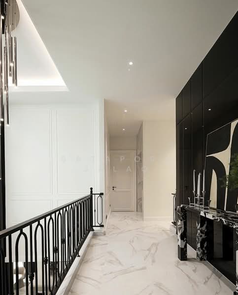 The Boulevard Ekkamai, Bangkok, 98 Soi Prasertdee, Khlong Tan Nua, Watthana, Bangkok, 4 Bedrooms, 500 sqm, Townhouse For Sale, by Sataporn Jalao, 500328493 - DDproperty.com