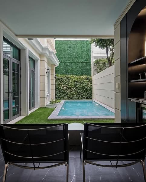 The Boulevard Ekkamai, Bangkok, 98 Soi Prasertdee, Khlong Tan Nua, Watthana, Bangkok, 4 Bedrooms, 500 sqm, Townhouse For Sale, by Sataporn Jalao, 500328493 - DDproperty.com