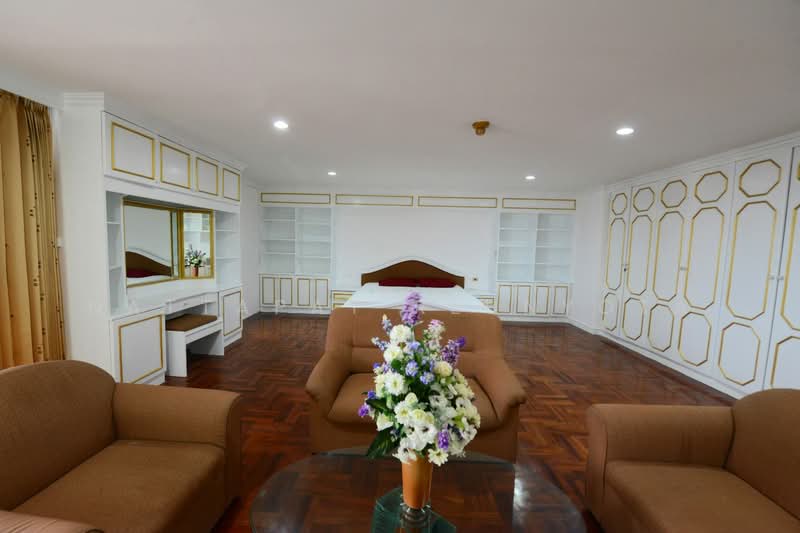 Oriental Towers, Bangkok, 25 Soi Ekkamai 12, Ekkamai Road, Khlong Tan Nua, Watthana, Bangkok, 3 Bedrooms, 350 sqm, Condo For Sale, by Nattapat Reunyota, 500328510 - DDproperty.com