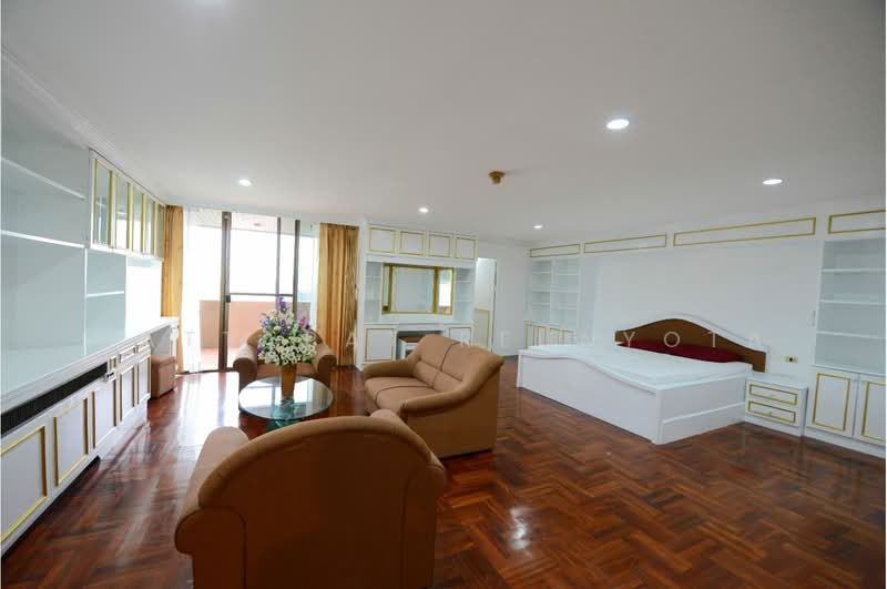 Oriental Towers, Bangkok, 25 Soi Ekkamai 12, Ekkamai Road, Khlong Tan Nua, Watthana, Bangkok, 3 Bedrooms, 350 sqm, Condo For Sale, by Nattapat Reunyota, 500328510 - DDproperty.com
