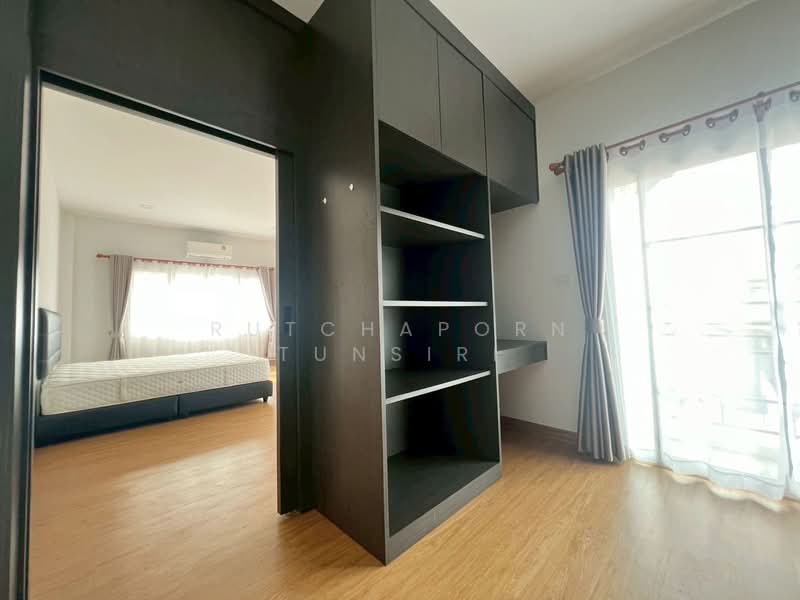 บ้านให้เช่า – ใกล้ตลาดเจริญเจริญ เพียง 5 นาที ค่าเช่า 28,000 บาท / เดือน รหัสทรัพย์ : No.13H714, Chiang Mai, San Kamphaeng, Chiang Mai, 3 Bedrooms, 150 sqm, Single Detached House For Rent, by Rutchaporn Tunsiri, 500328595 - DDproperty.com