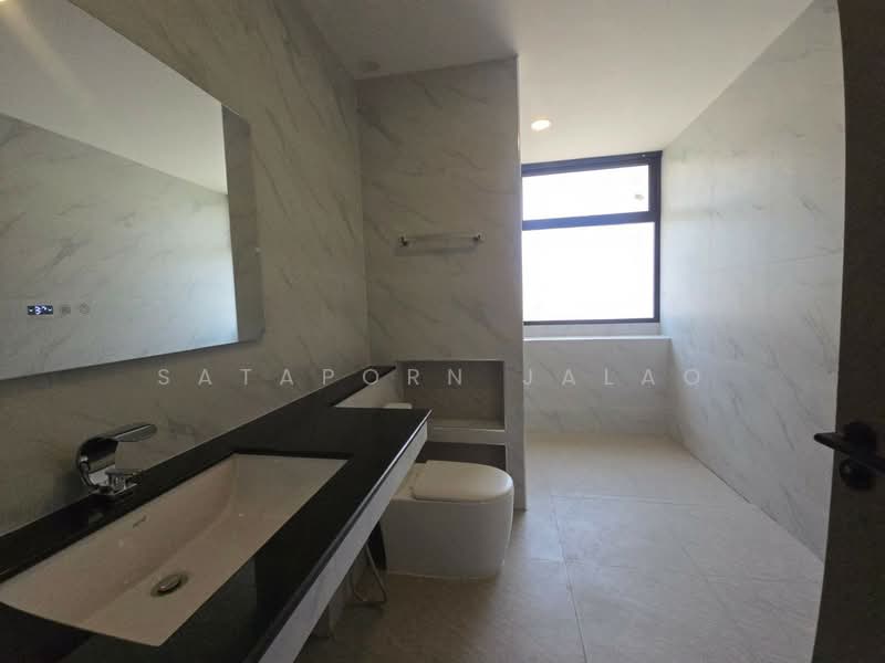 3-BR House, Bangkok, Phra Kanong Nua, Watthana, Bangkok, 3 Bedrooms, 250 sqm, Single Detached House For Rent, by Sataporn Jalao, 500328611 - DDproperty.com