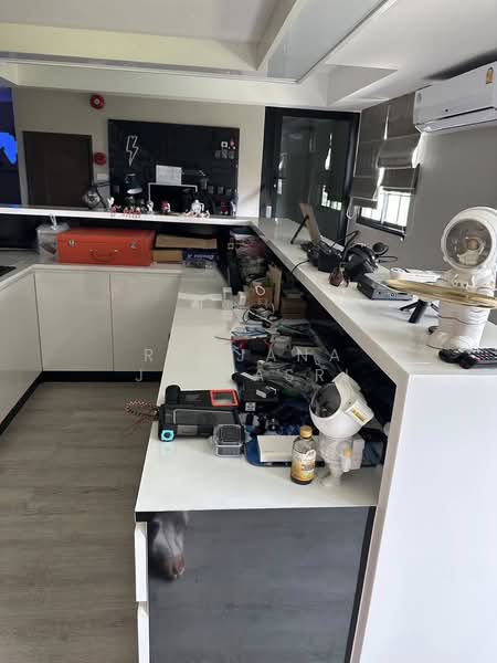 undefined, Bangkok, Khlong Sam Prawet, Lat Krabang, Bangkok, 3 Bedrooms, 700 sqm, Single Detached House For Rent, by Rojjana Jindasri, 500328630 - DDproperty.com