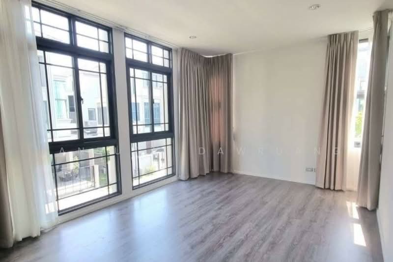 The Sonne Srinakarin-Bangna, Bangkok, Soi Chumchon Mahat Thai 3, Bangna-Trad Road, Dok Mai, Prawet, Bangkok, 4 Bedrooms, 245 sqm, Single Detached House For Sale, by Kanrutai Dawruang, 500328694 - DDproperty.com