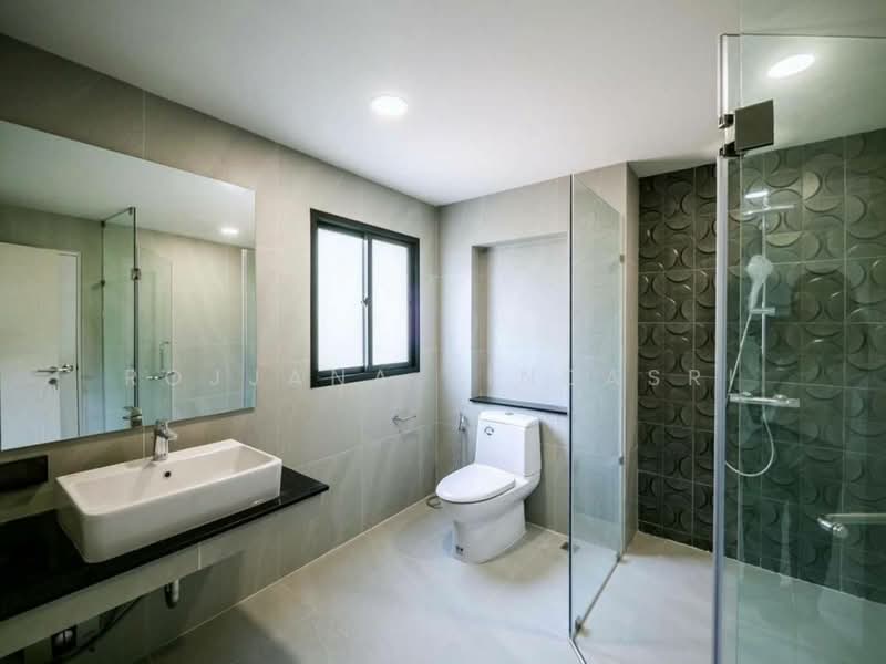 4-BR Townhouse, Bangkok, Suan Luang, Bangkok, 4 Bedrooms, 220 sqm, Townhouse For Sale, by Rojjana Jindasri, 500328804 - DDproperty.com