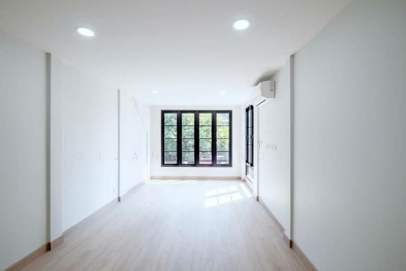 4-BR Townhouse, Bangkok, Suan Luang, Bangkok, 4 Bedrooms, 220 sqm, Townhouse For Sale, by Rojjana Jindasri, 500328804 - DDproperty.com