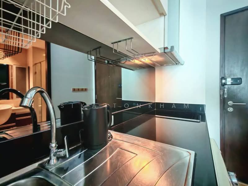 Sky Walk Residences, Bangkok, 1599 Sukhumvit Road, Phra Kanong Nua, Watthana, Bangkok, 1 Bedroom, 37 sqm, Condo For Rent, by Isika Tonkham, 500328811 - DDproperty.com