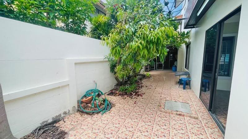 แฟมิลี่ทาวน์ 2, ชลบุรี, นาป่า, เมืองชลบุรี, ชลบุรี, 100 ตร.ม., บ้านแฝด ขาย, โดย The Best Property ที, 500328826 - DDproperty.com