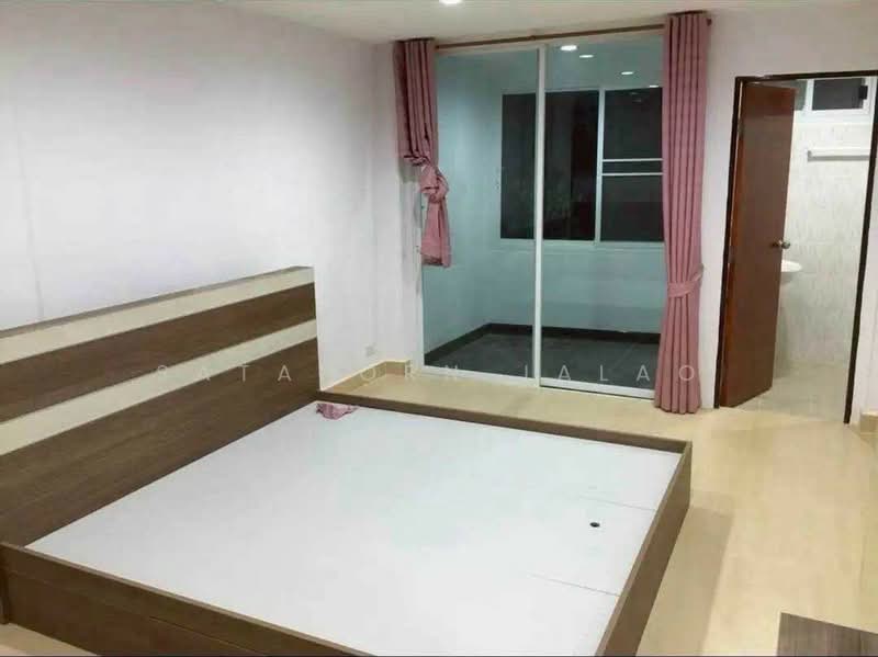 ทาวน์เฮ้าส์ 3-ห้องนอน, กรุงเทพ, คลองตัน, คลองเตย, กรุงเทพ, 240 ตร.ม., ทาวน์เฮ้าส์ ให้เช่า, โดย Sataporn Jalao, 500328848 - DDproperty.com