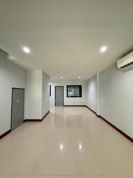 เมอร์ริเดียน พาร์ควิวล์ (Meridien Parkview), ชลบุรี, หนองหงษ์, พานทอง, ชลบุรี, 95 ตร.ม., ทาวน์เฮ้าส์ ขาย, โดย The Best Property ส้ม, 500328880 - DDproperty.com