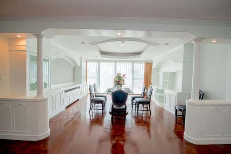 Oriental Towers, Bangkok, 25 Soi Ekkamai 12, Ekkamai Road, Khlong Tan Nua, Watthana, Bangkok, 3 Bedrooms, 350 sqm, Condo For Rent, by Isika Tonkham, 500328915 - DDproperty.com