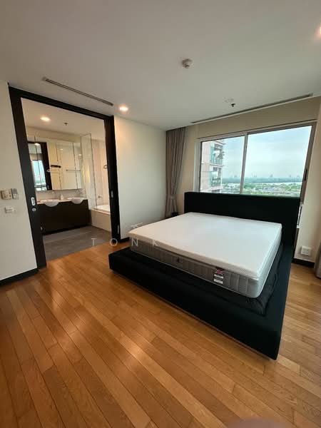 The Lofts Yennakart, Bangkok, 366 ์Soi Nang Linchi Yenakat Road, Chong Nonsi, Yan Nawa, Bangkok, 3 Bedrooms, 147 sqm, Condo For Sale, by Isika Tonkham, 500328966 - DDproperty.com