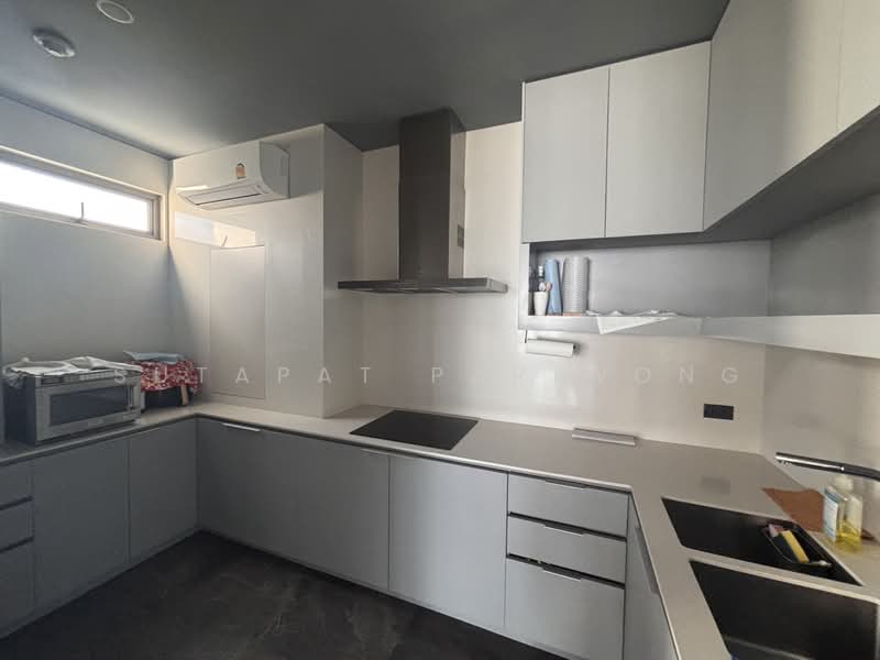 The Madison, Bangkok, Sukhumvit 41, Khlong Tan Nua, Watthana, Bangkok, 3 Bedrooms, 464 sqm, Condo For Rent, by Sutapat Pariwong, 500328974 - DDproperty.com