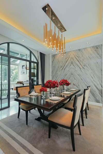 4-BR Townhouse, Bangkok, Khlong Tan Nua, Watthana, Bangkok, 4 Bedrooms, 500 sqm, Townhouse For Sale, by Sataporn Jalao, 500328982 - DDproperty.com
