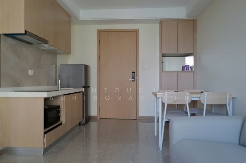Regal Sathon-Naradhiwas, Bangkok, Naradhiwas Rajanagarindra Road, Thung Maha Mek, Sathon, Bangkok, 1 Bedroom, 50 sqm, Condo For Rent, by Intouch Abhinorasaeth, 500329063 - DDproperty.com