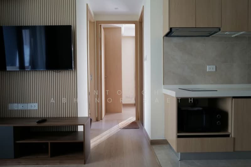 Regal Sathon-Naradhiwas, Bangkok, Naradhiwas Rajanagarindra Road, Thung Maha Mek, Sathon, Bangkok, 1 Bedroom, 50 sqm, Condo For Rent, by Intouch Abhinorasaeth, 500329063 - DDproperty.com