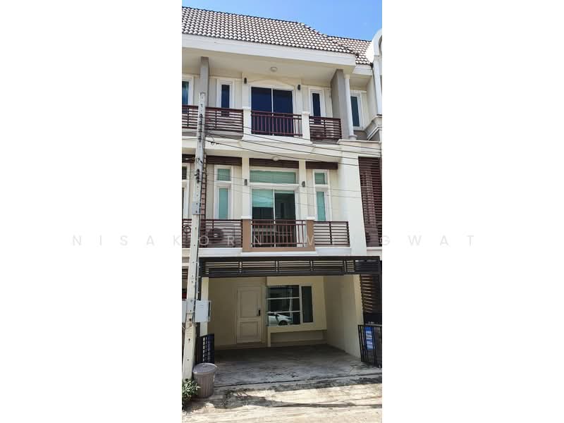 ทาวน์เฮ้าส์ 3-ห้องนอน, กรุงเทพ, ลาดพร้าว, กรุงเทพ, 210 ตร.ม., ทาวน์เฮ้าส์ ให้เช่า, โดย Nisakorn Wingwat, 500329072 - DDproperty.com