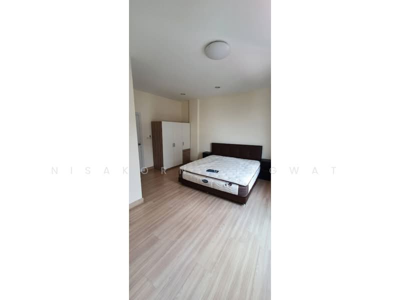 3-BR Townhouse, Bangkok, Lat Phrao, Bangkok, 3 Bedrooms, 210 sqm, Townhouse For Rent, by Nisakorn Wingwat, 500329072 - DDproperty.com