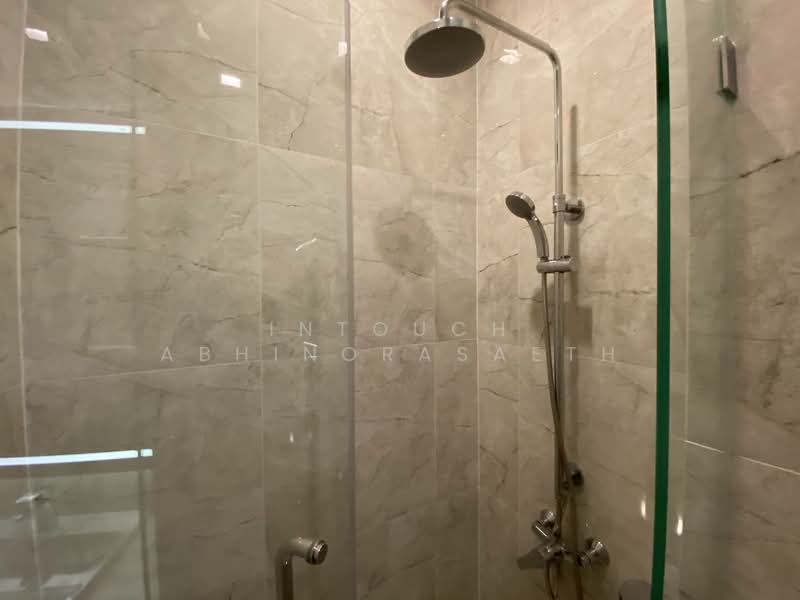 Noble Around Sukhumvit 33, Bangkok, 17 Soi Sukhumvit 33, Khlong Tan Nua, Watthana, Bangkok, 2 Bedrooms, 55 sqm, Condo For Rent, by Intouch Abhinorasaeth, 500329089 - DDproperty.com