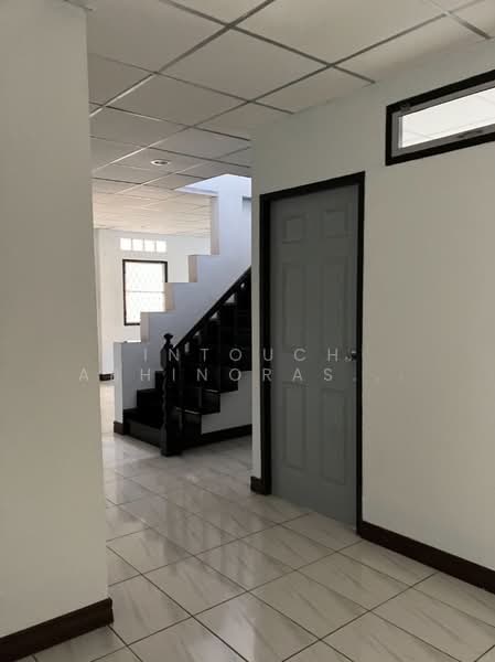 4-BR House, Bangkok, Saphan Sung, Bangkok, 4 Bedrooms, 210 sqm, Single Detached House For Sale, by Intouch Abhinorasaeth, 500329125 - DDproperty.com